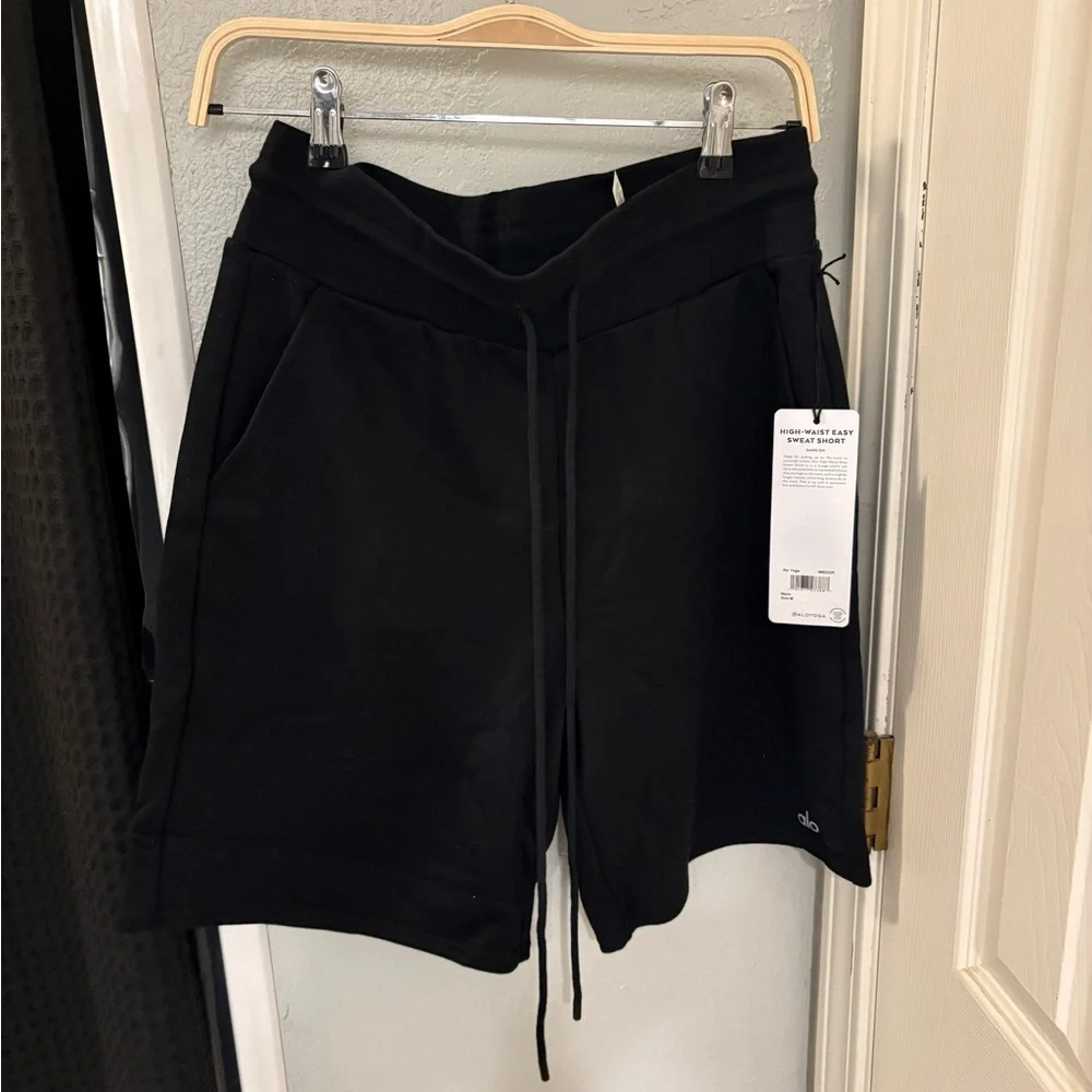 ALO Yoga High-Waist Easy Sweat Short Medium Black NWT